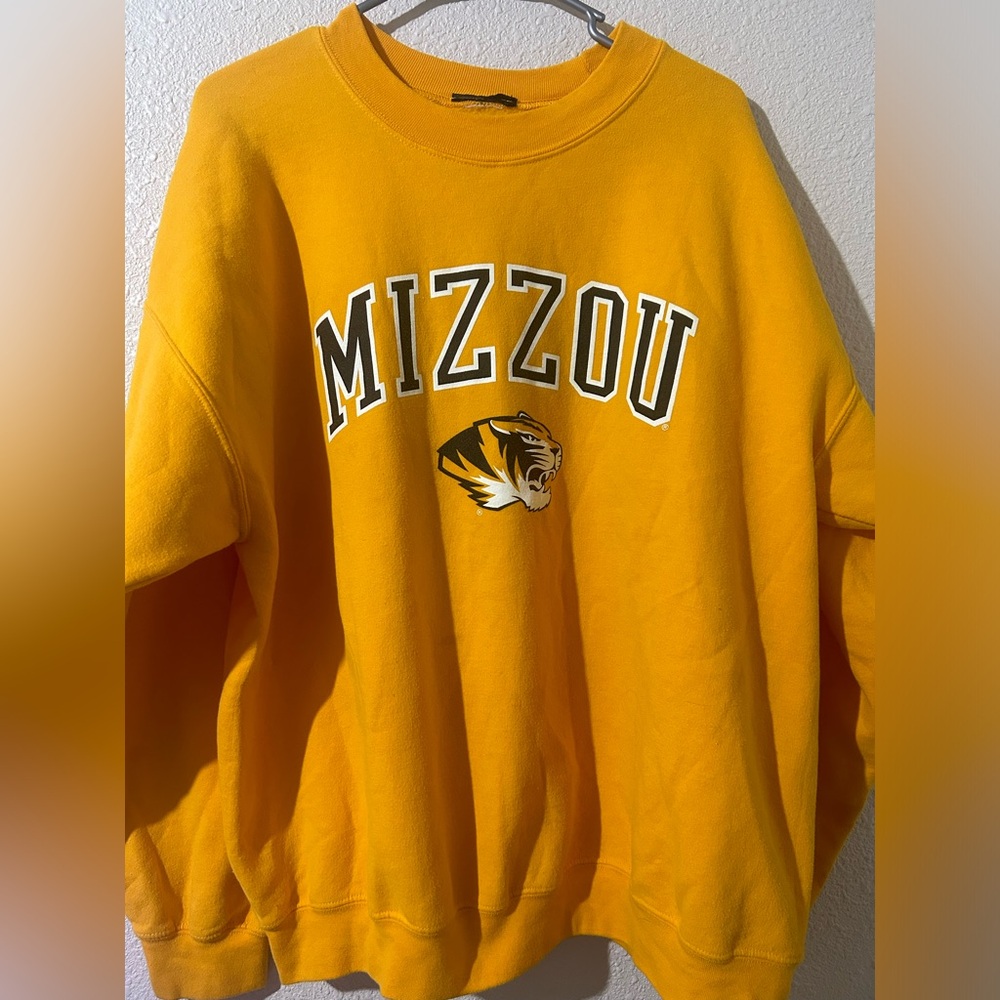 Vintage Mizzou Tigers Sweatshirt XL 24X29 Yellow College Football